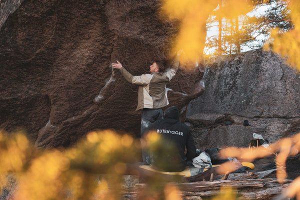 Mastering the Art of Setting a Captivating Bouldering Route