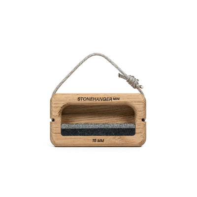 Stone Hanger Mini in oak – front view